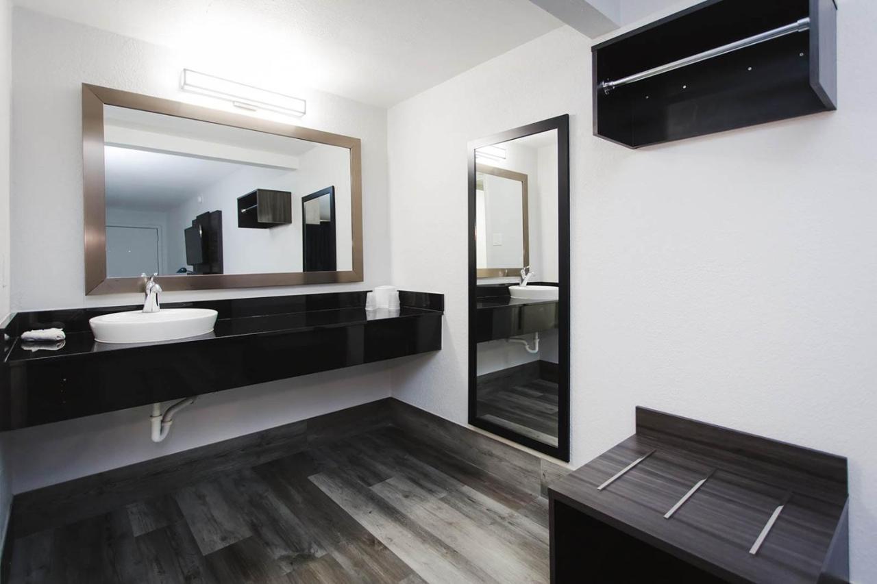Studio 6 Houston Tx Medical Center Nrg Stadium Bagian luar foto