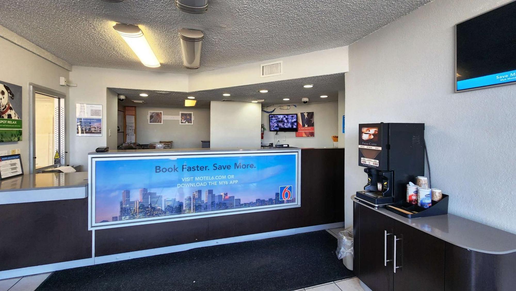 Studio 6 Houston Tx Medical Center Nrg Stadium Bagian luar foto